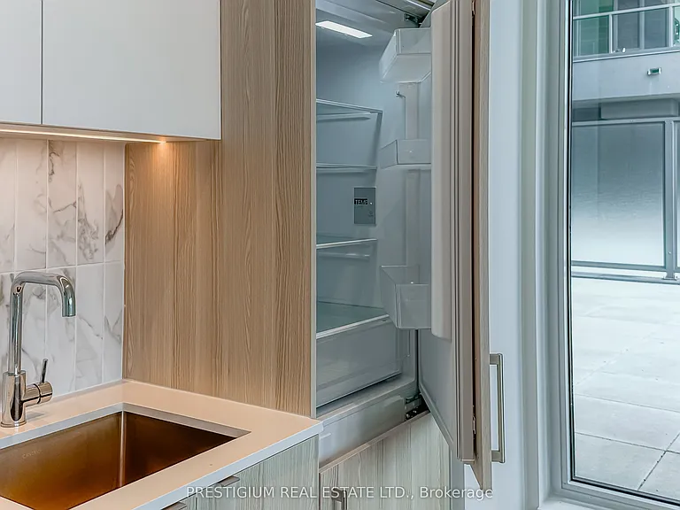 500 Dupont St #303 — Photo 13