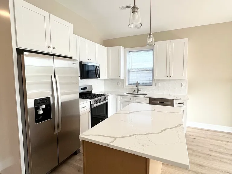 4934 S Champlain Ave #3 — Photo 3