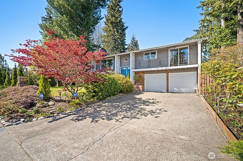 3rd image of 913 92nd Street SE