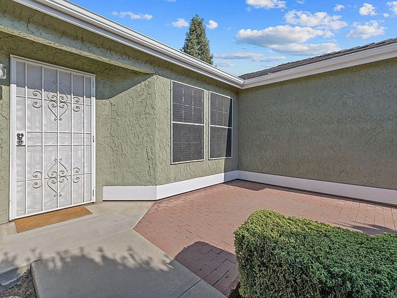 5th image of 2434 W Buena Vista Avenue