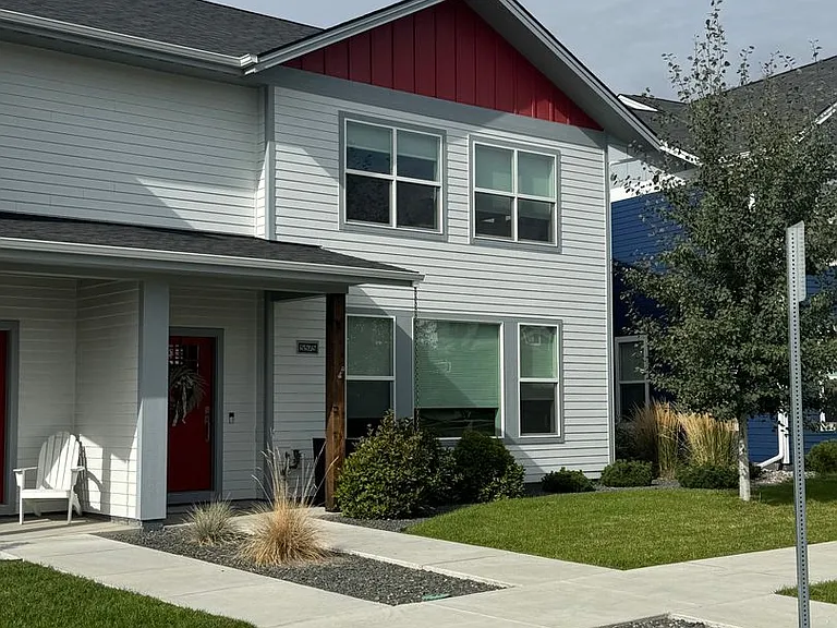 5575 Westmorland Dr — Photo 1
