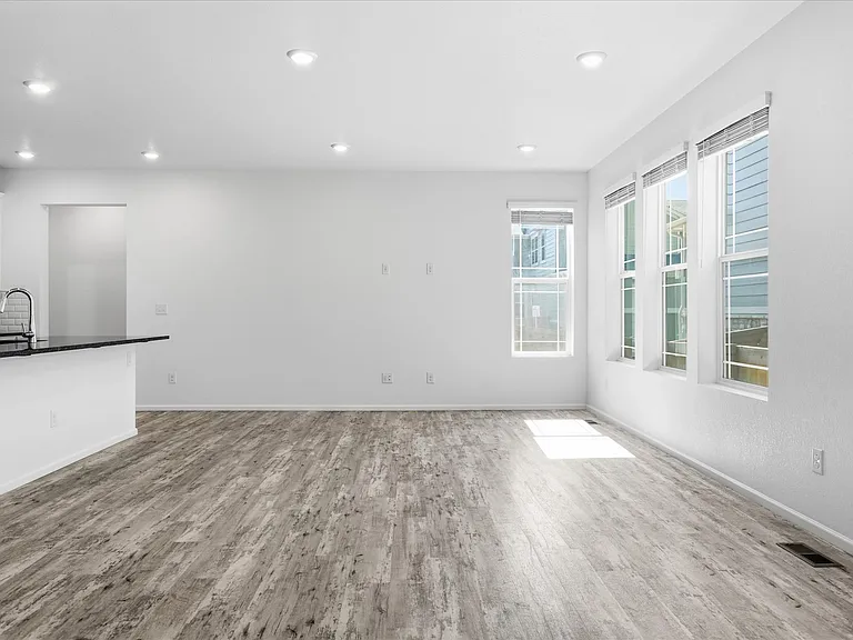 11393 Iron Ore Ct — Photo 13