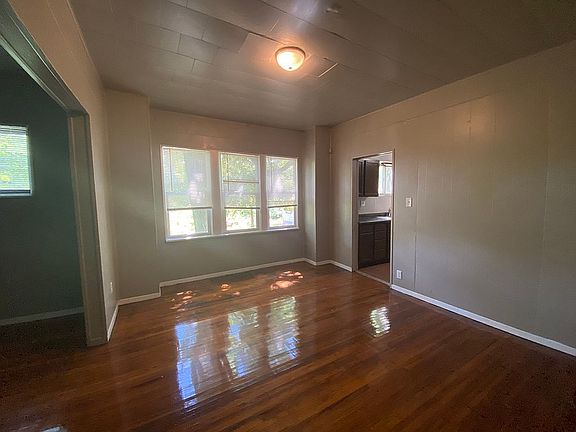 5th image of 4408 Maryland St