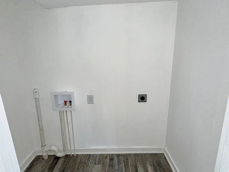 1254 Lewis St — Photo 7