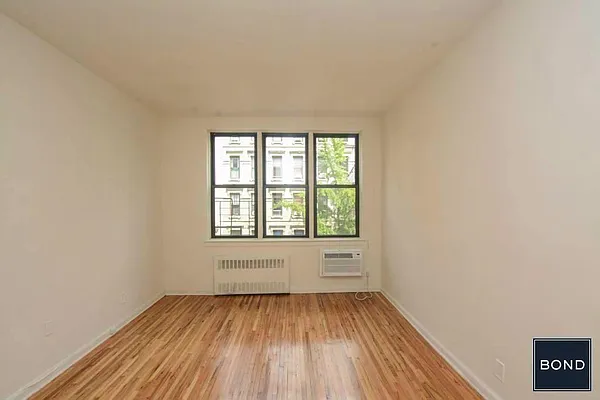 Rented by Bond New York | media 9