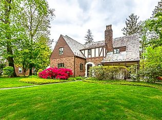 15 Mirrielees Rd, Great Neck, NY 11021