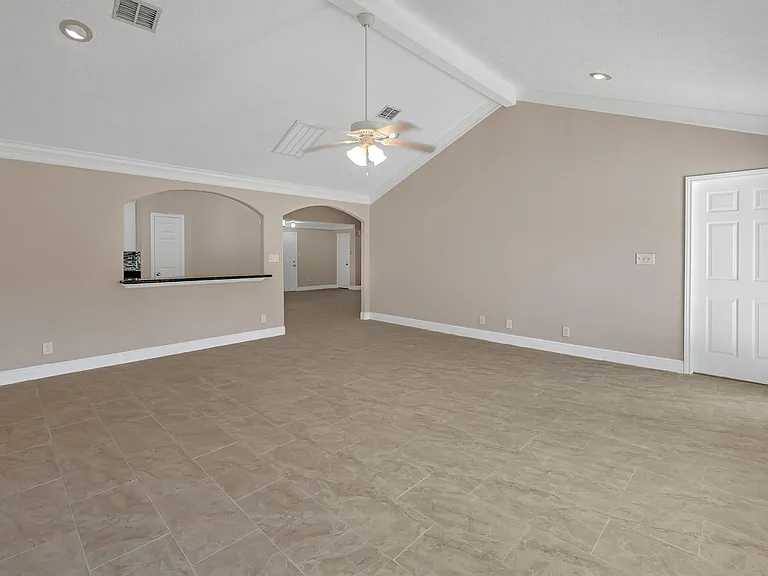 2910 Norwich St — Photo 11
