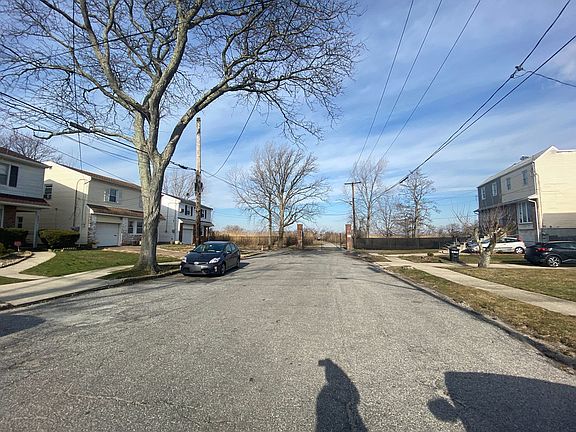 4th image of 33-36 Mott Ave