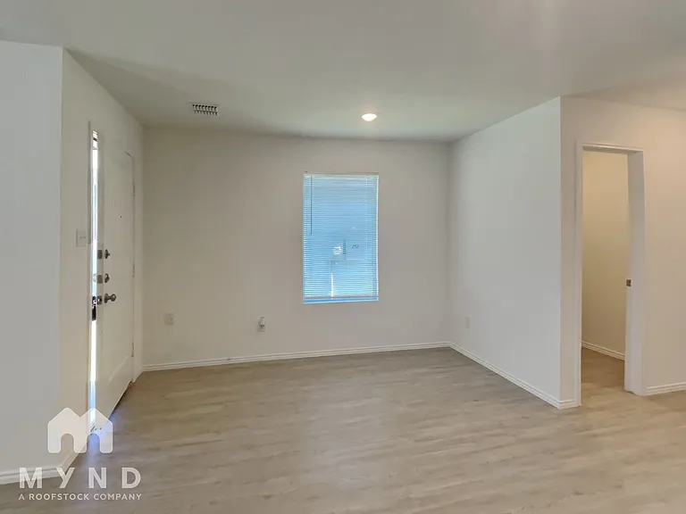 151 Sesame Ln — Photo 8