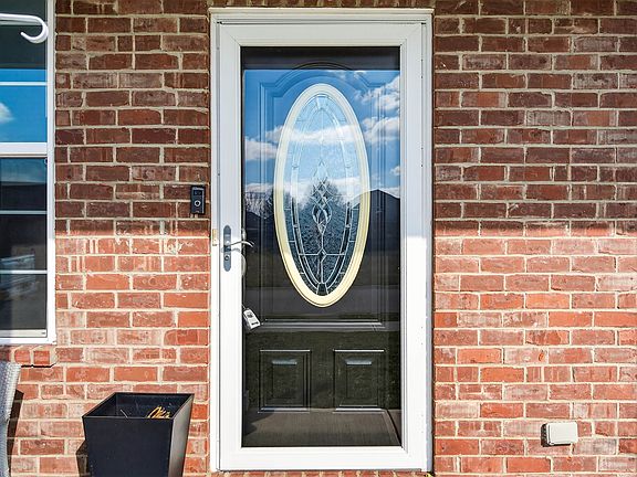 5th image of 25 Watson Dr