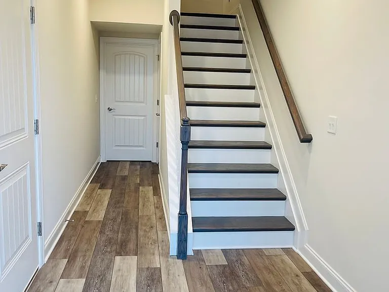 1059 Harvest Ct — Photo 3