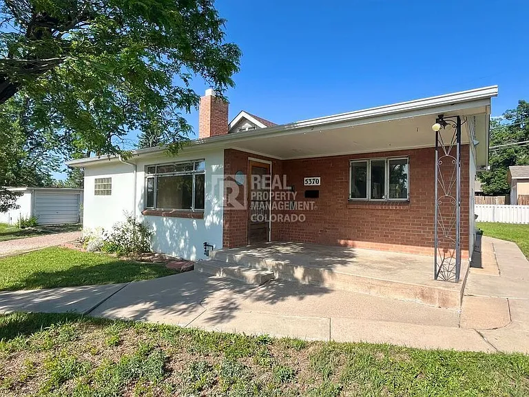 5370 S Windermere St — Photo 1