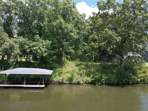 4 Longbriar Ct, Monticello, IN 47960