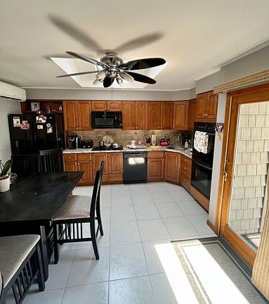 4th image of 121 Schenck Blvd #1