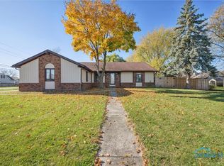 26519 Sheringham Rd, Perrysburg, OH 43551