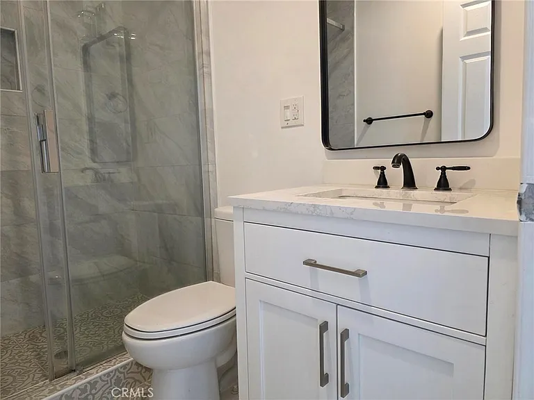 501 Avenue B #C — Photo 12