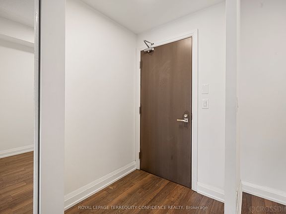 3rd image of 7161 Yonge St Unit 727