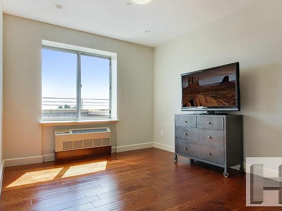 5th image of 2360 Amsterdam Ave Ph 4