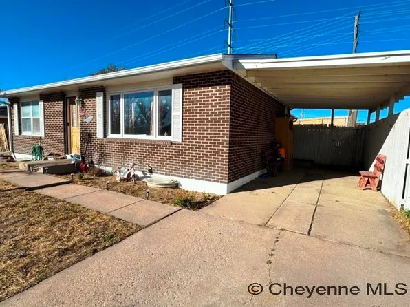 1530 W Gopp Ct, Cheyenne, WY 82007