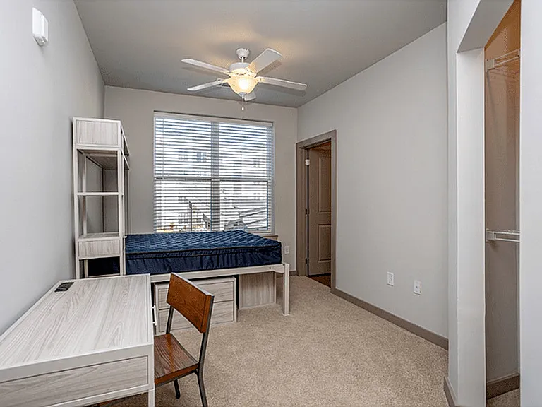 222 Blount Ave E — Photo 5