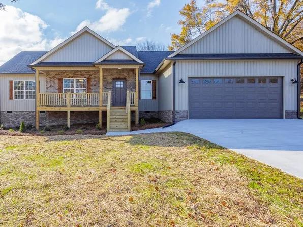 3205 Leona Dr, Rocky Face, GA 30740