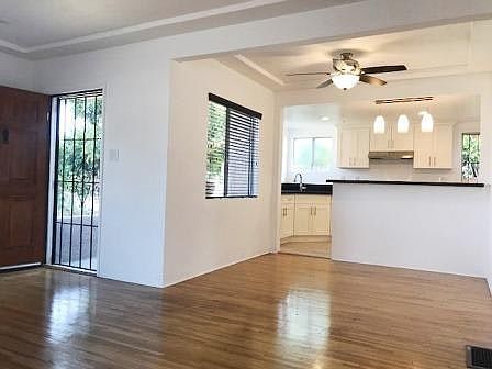 3rd image of 10021 Rosewood Ave