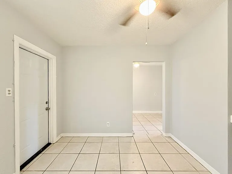 932 22nd St S #4 — Photo 16