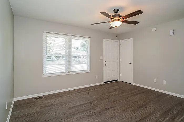 4 bed, 2.0 bath, 1222 sqft, $1,645 — Photo 2