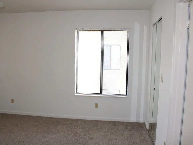 952 Courtyard Ln #12 — Photo 26