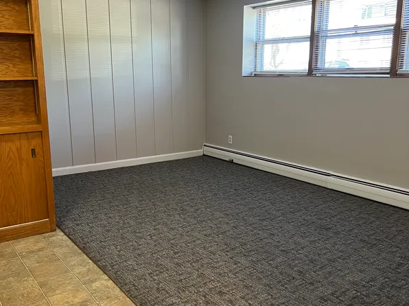 958 Manvel St APT 1, Saint Paul, MN 55114