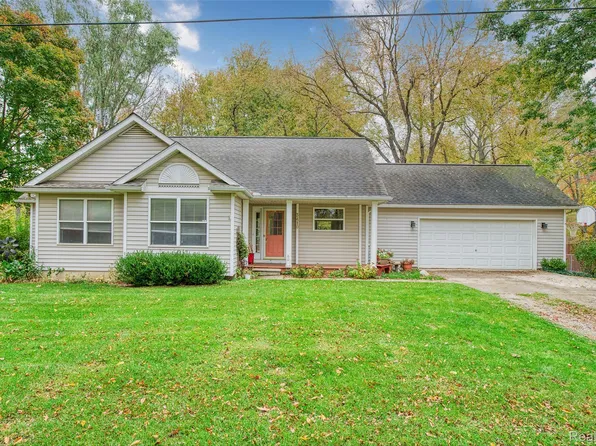 3410 Hogback Rd, Fowlerville, MI 48836