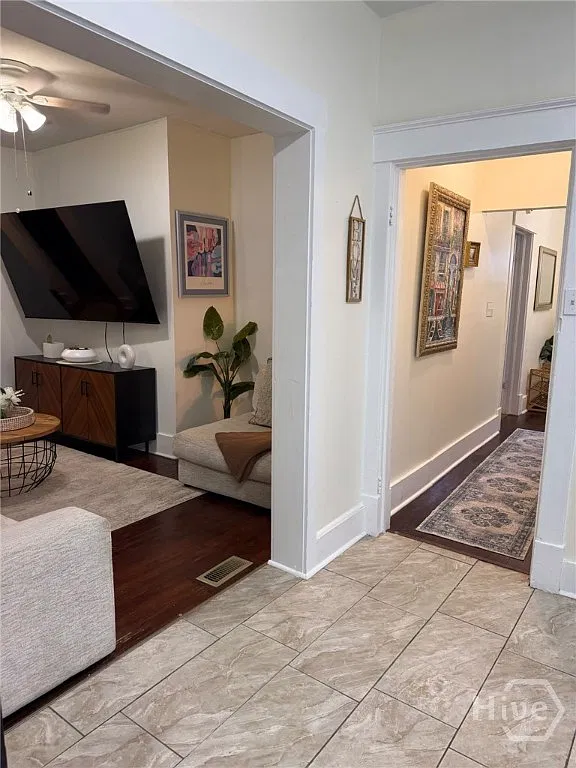6 bed, 5.0 bath, 1888 sqft, $2,200 — Photo 2