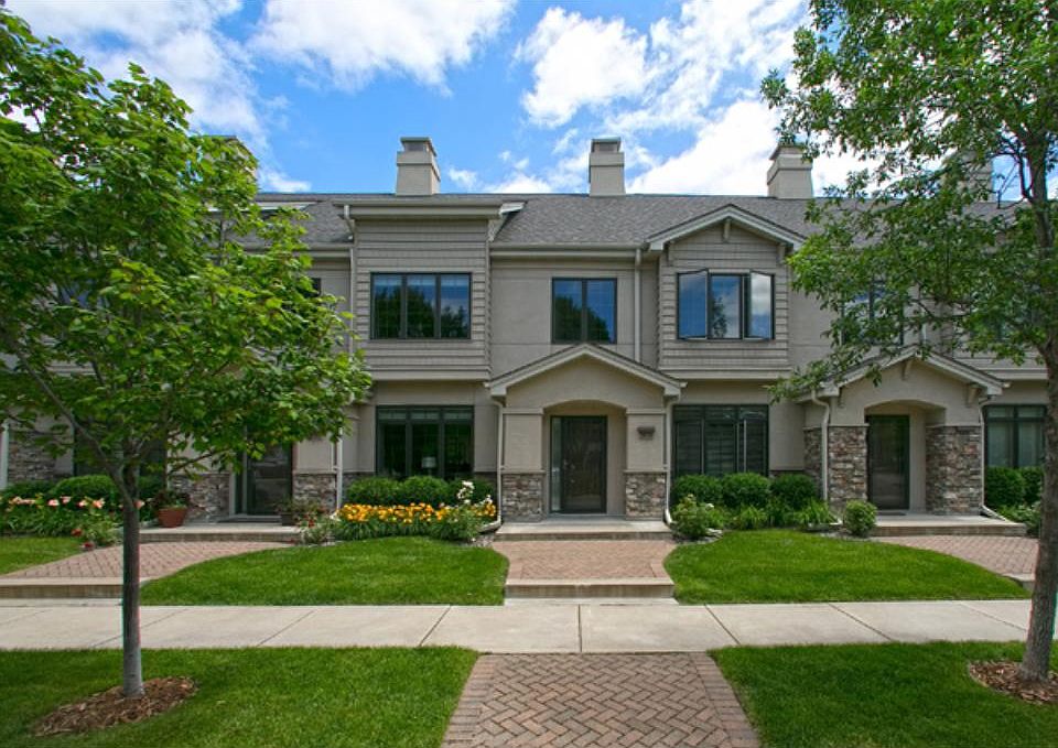 1st image of 505 Willoughby Way W