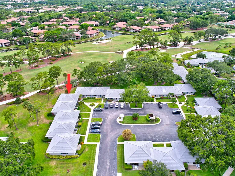 526 Club Dr — Photo 25