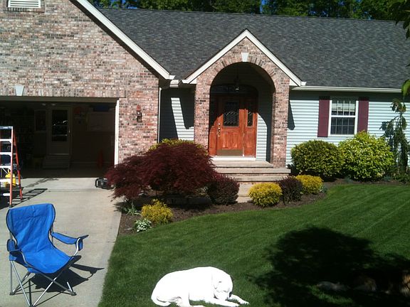 2nd image of 830 Grantwood Ave