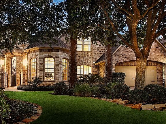 2nd image of 62 N Beech Springs Cir