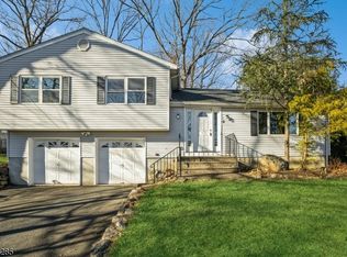 3 W Lakeview Trl, Wharton, NJ 07885