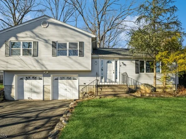 3 W Lakeview Trl, Jefferson Twp., NJ 07885