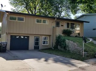2212 Helmer St, Sioux City, IA 51103