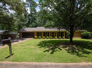 60 Summit Ridge Dr, Brandon, MS 39042