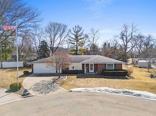 1220 Rhodes Ct, De Pere, WI 54115