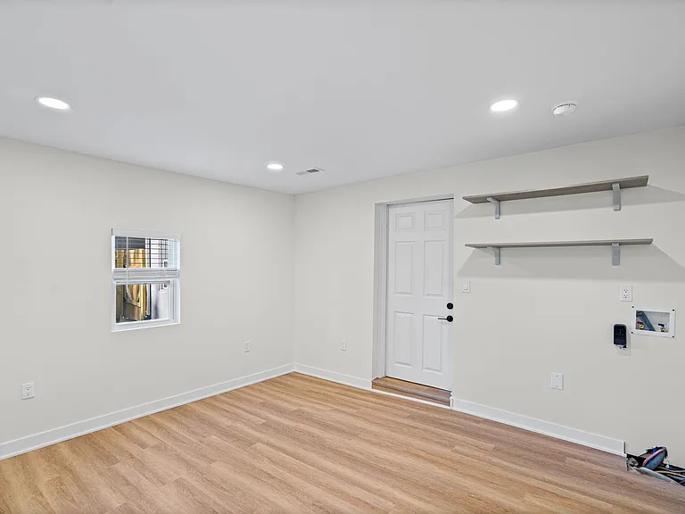 7615 Terrace St — Photo 25