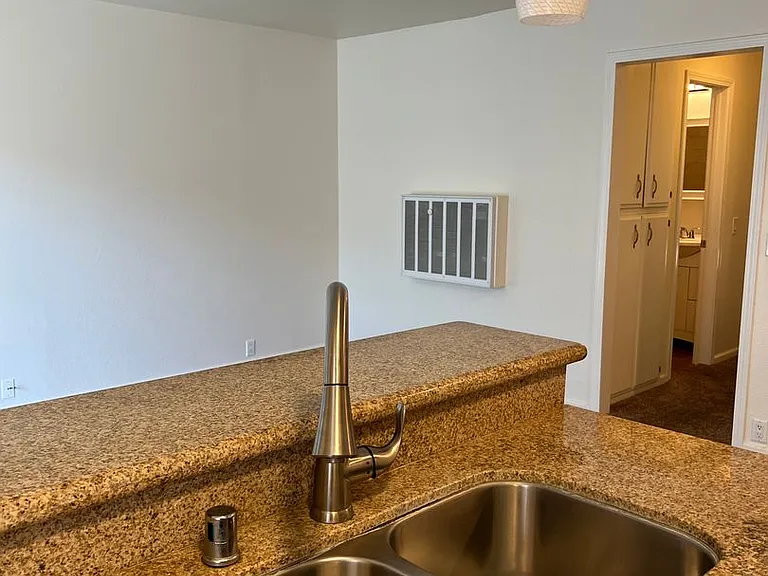 4053 Wilson Ave — Photo 13