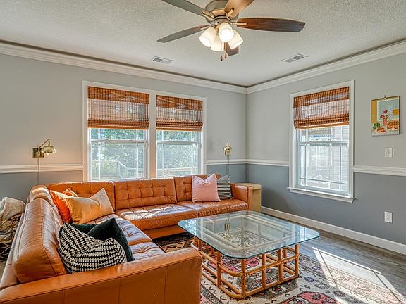 4th image of 2271 Davenport Ct