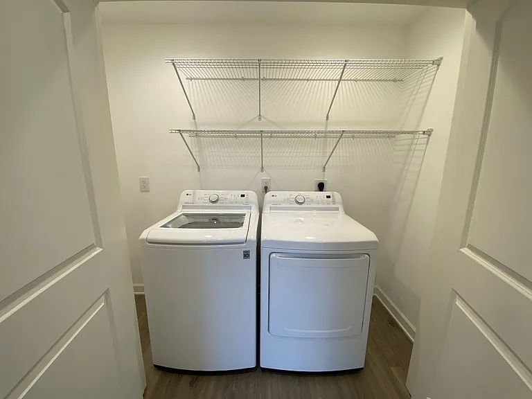 2450 Cedarwood Ln — Photo 13