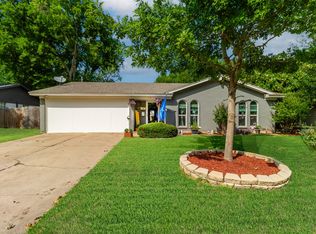 116 NW Suzanne Ter, Burleson, TX 76028