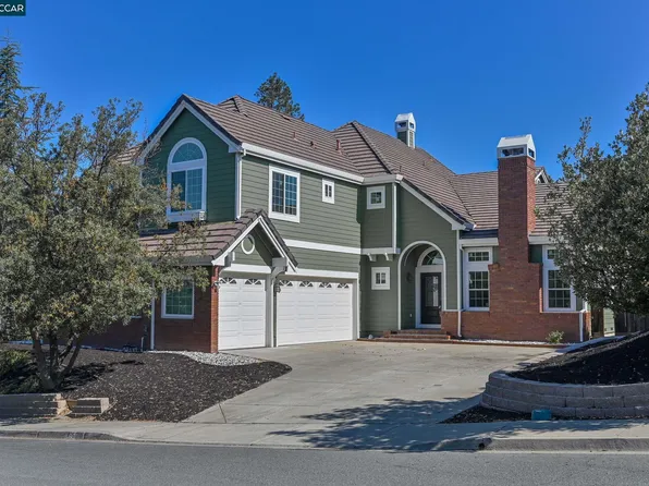 375 Blue Oak Ln, Clayton, CA 94517
