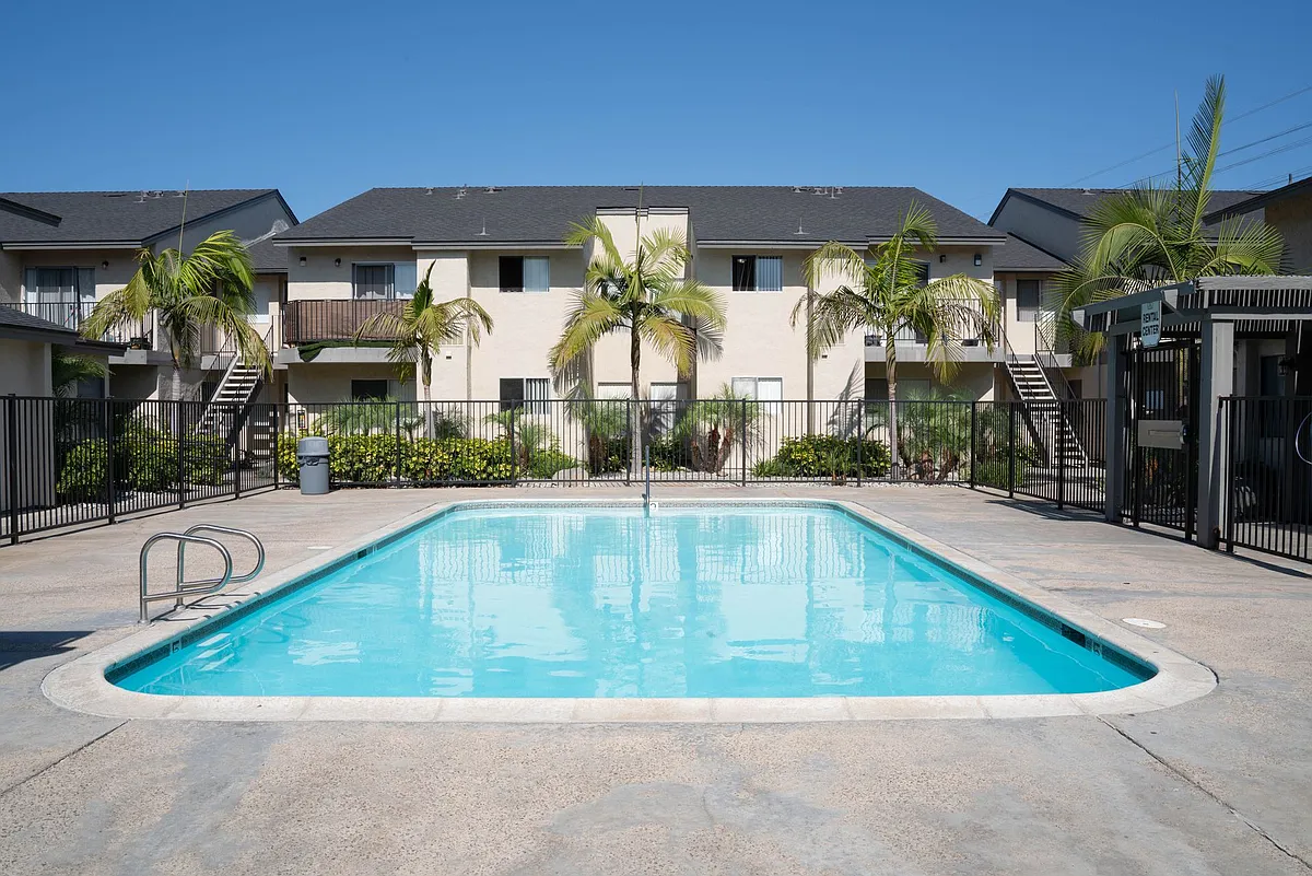 Building Photo - Orange Glen