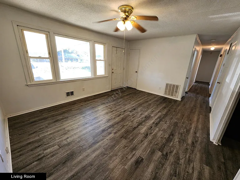 4516 Bluff Rd — Photo 3