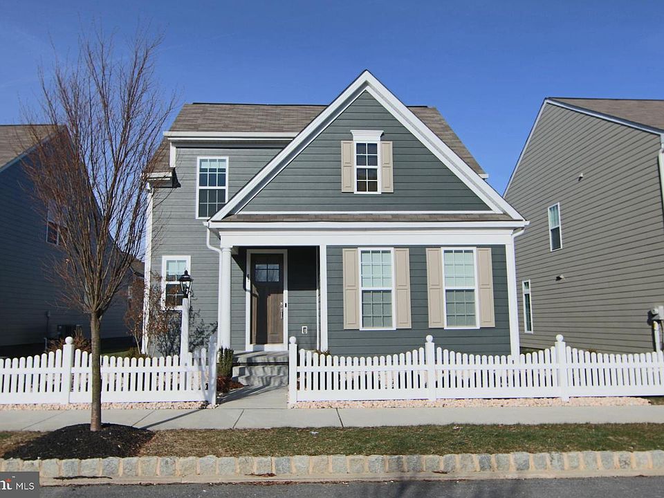 1st image of 64 Avery Way